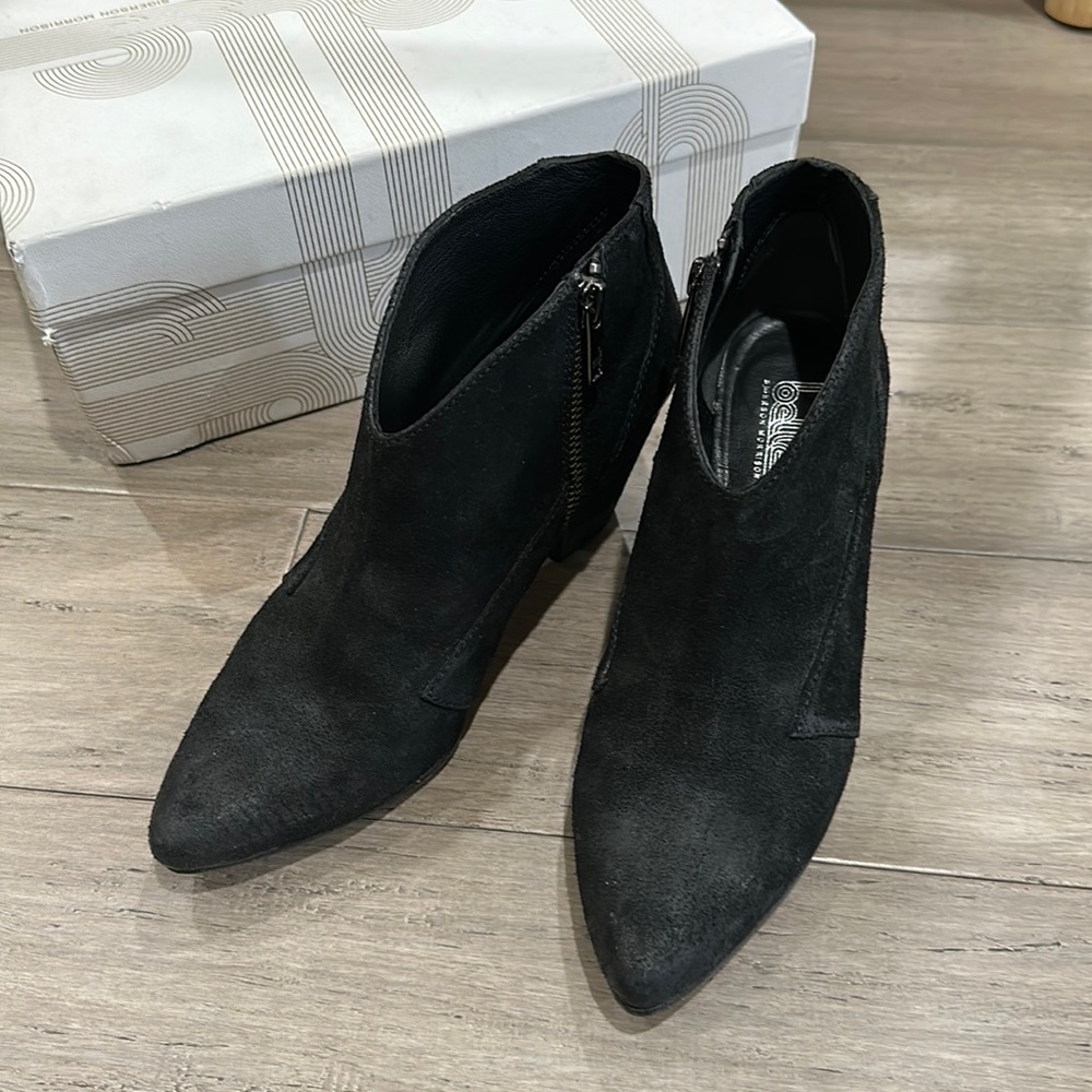 Belle by singers on Morrison bootie / size 6.5